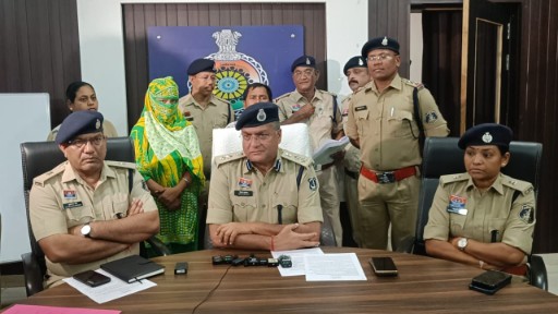  अवैध रूप से निवासरत बांग्लादेशी महिला पन्ना बीबी भिलाई से गिरफ्तार, भारत बांग्लादेश सीमा से प्रवेश कर अपनी पहचान छिपाते हुए लगभग 2 वर्षों से सुपेला में नाम बदल कर रह रही थी महिला