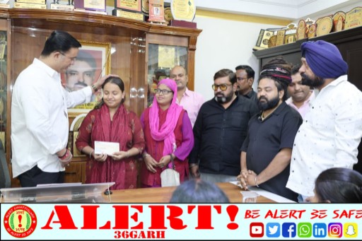  शिक्षा के लिए बढ़े मदद के हाथ: इंद्रजीत सिंह छोटू की पहल से जरूरतमंद बेटी को मिली आर्थिक सहायता